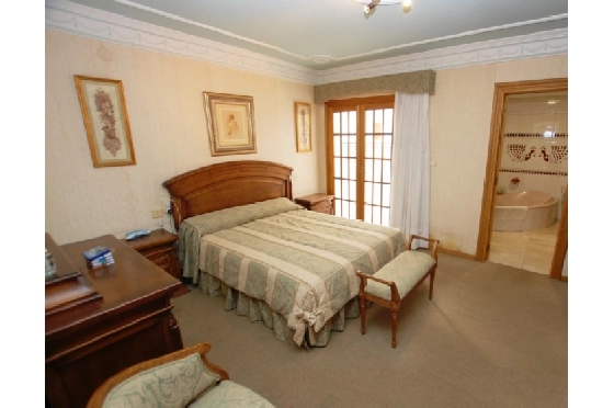Villa in Pego(Alrededores) zu verkaufen, Wohnfläche 500 m², Baujahr 1985, + Fussbodenheizung, Klimaanlage, Grundstück 2700 m², 7 Schlafzimmer, 4 Badezimmer, Pool, ref.: O-V43714-7