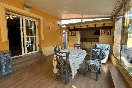 Villa in Denia zu vermieten, Wohnfläche 200 m², Zustand gepflegt, + Zentralheizung, Klimaanlage, Grundstück 900 m², 3 Schlafzimmer, 2 Badezimmer, Pool, ref.: D-0123-47