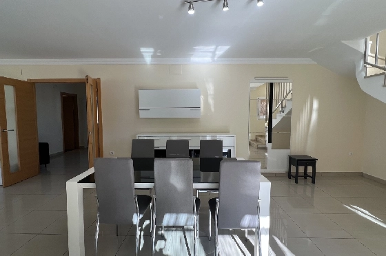Reihenhaus in Denia zu vermieten, Wohnfläche 130 m², Zustand gepflegt, + KLIMA, Klimaanlage, Grundstück 160 m², 4 Schlafzimmer, 3 Badezimmer, Pool, ref.: D-0223-23