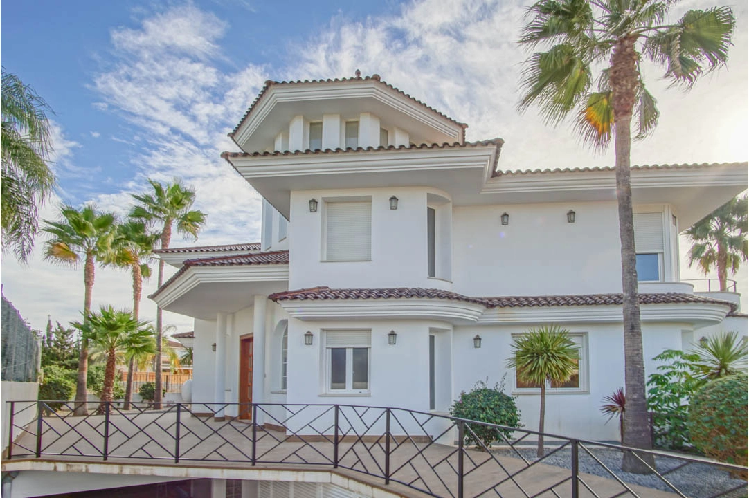 villa in Alfaz del Pi(Arabi) for sale, built area 810 m², air-condition, plot area 1094 m², 5 bedroom, 6 bathroom, swimming-pool, ref.: BP-7030ALF-50