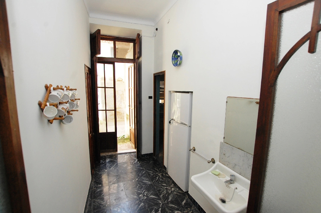 town house in Pego for sale, built area 373 m², year built 1910, air-condition, plot area 200 m², 5 bedroom, 2 bathroom, swimming-pool, ref.: O-V80314D-10