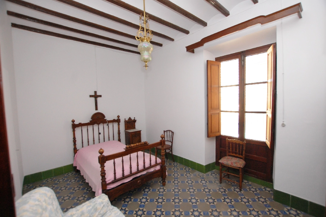 town house in Pego for sale, built area 373 m², year built 1910, air-condition, plot area 200 m², 5 bedroom, 2 bathroom, swimming-pool, ref.: O-V80314D-17