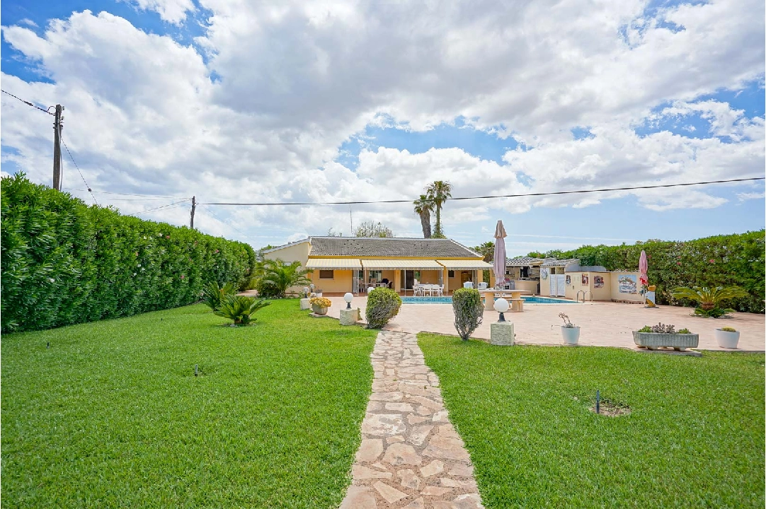 villa in Els Poblets(Centre) for sale, built area 330 m², air-condition, plot area 2000 m², 5 bedroom, 2 bathroom, ref.: BP-4397ELS-1