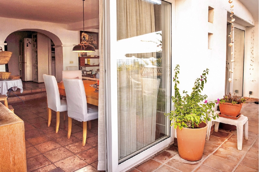 apartment in Moraira(Moraira Centre) for sale, built area 110 m², plot area 440 m², 4 bedroom, 1 bathroom, ref.: CA-A-1789-AMBE-6