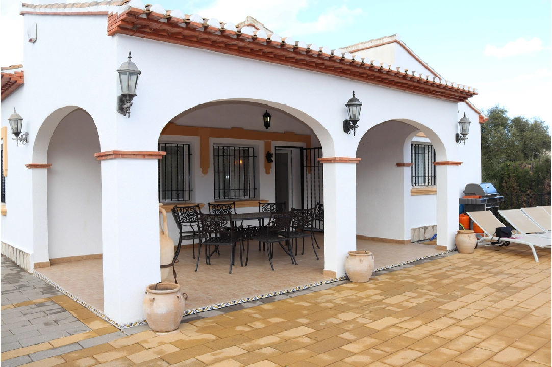 villa in Orba for sale, built area 154 m², plot area 813 m², 4 bedroom, 2 bathroom, swimming-pool, ref.: PT-24001-26