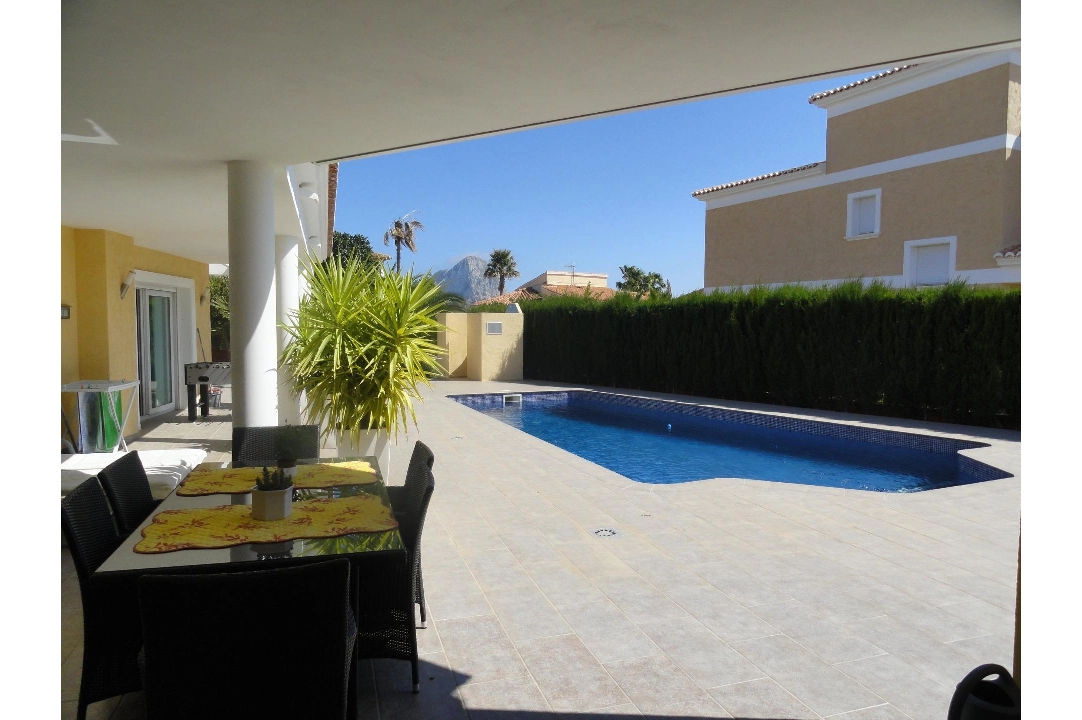 villa in Calpe(Calpe) for sale, built area 410 m², air-condition, plot area 983 m², 3 bedroom, 3 bathroom, swimming-pool, ref.: COB-982-10535-17