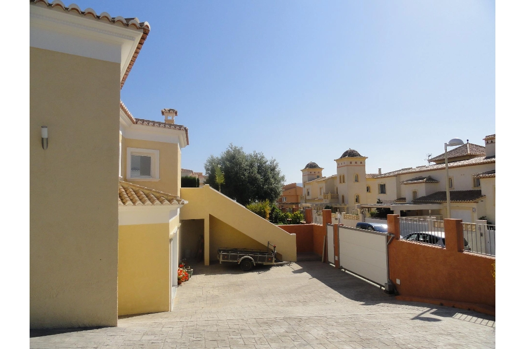 villa in Calpe(Calpe) for sale, built area 410 m², air-condition, plot area 983 m², 3 bedroom, 3 bathroom, swimming-pool, ref.: COB-982-10535-21