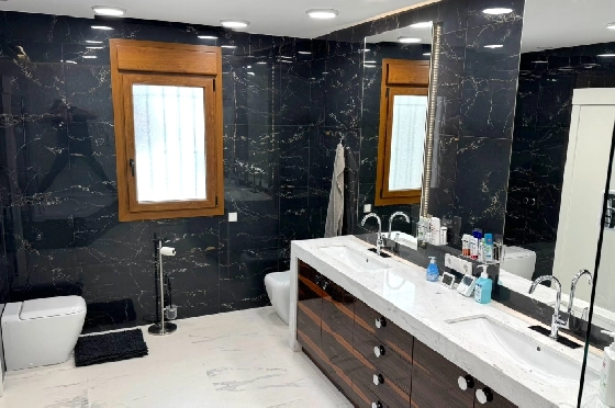 Villa in Javea(Ermita) zu verkaufen, Wohnfläche 400 m², Baujahr 2018, Zustand neuwertig, + Fussbodenheizung, Klimaanlage, Grundstück 1596 m², 3 Schlafzimmer, 2 Badezimmer, Pool, ref.: AS-0624-32