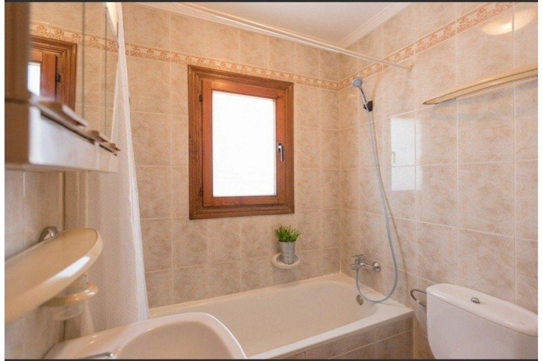 villa in Calpe for sale, built area 90 m², + stove, air-condition, plot area 800 m², 3 bedroom, 1 bathroom, swimming-pool, ref.: AM-11853DR-18