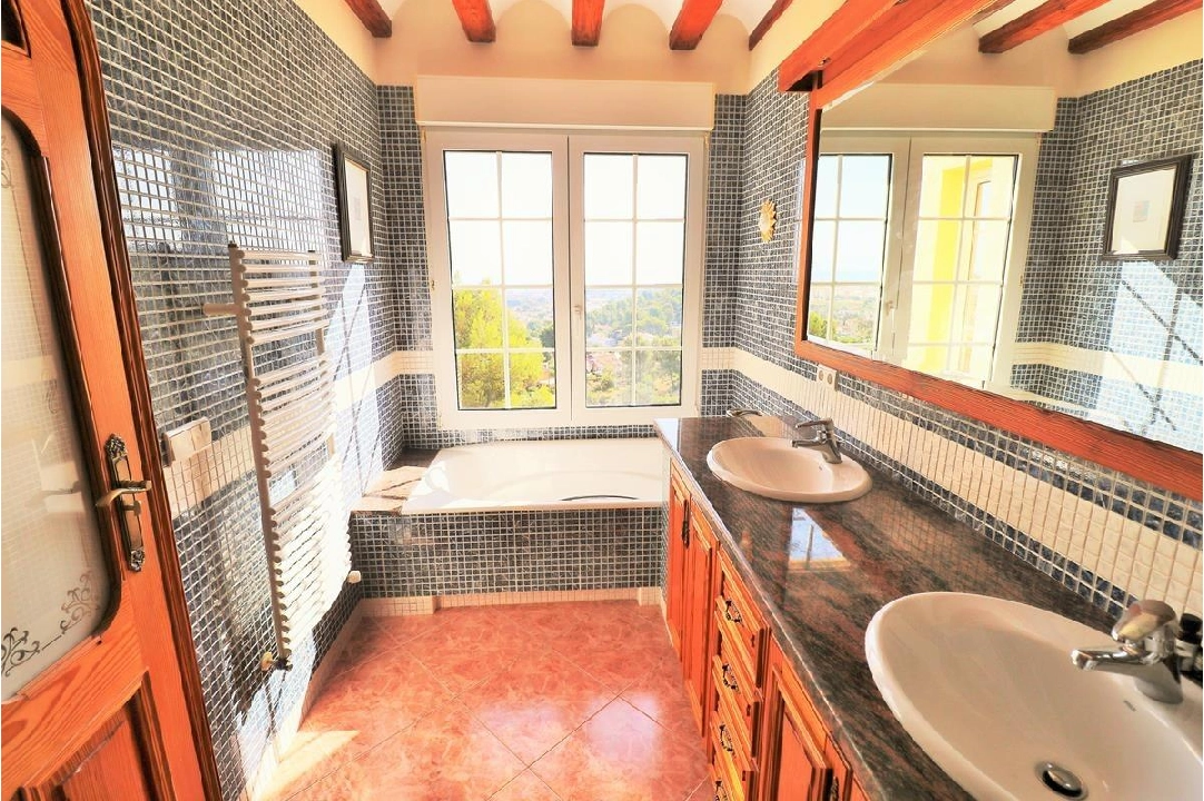 villa in Denia for sale, built area 319 m², air-condition, plot area 900 m², 6 bedroom, 4 bathroom, swimming-pool, ref.: AM-12170DA-43