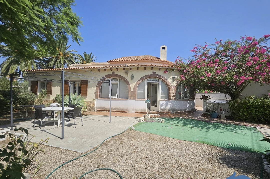 villa in Els Poblets(Gironets) for sale, built area 119 m², year built 1979, + central heating, plot area 650 m², 2 bedroom, 1 bathroom, ref.: ICB-0124-1