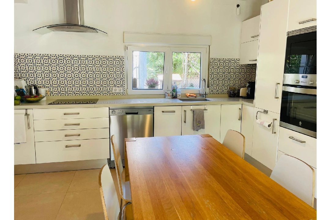 villa in Denia for sale, built area 133 m², year built 1970, air-condition, plot area 350 m², 3 bedroom, 2 bathroom, swimming-pool, ref.: UM-UV-0624-10