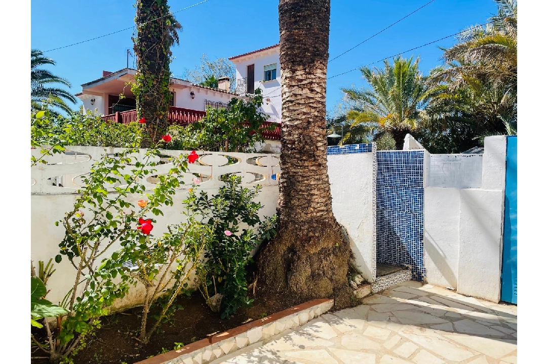 villa in Denia for sale, built area 133 m², year built 1970, air-condition, plot area 350 m², 3 bedroom, 2 bathroom, swimming-pool, ref.: UM-UV-0624-16