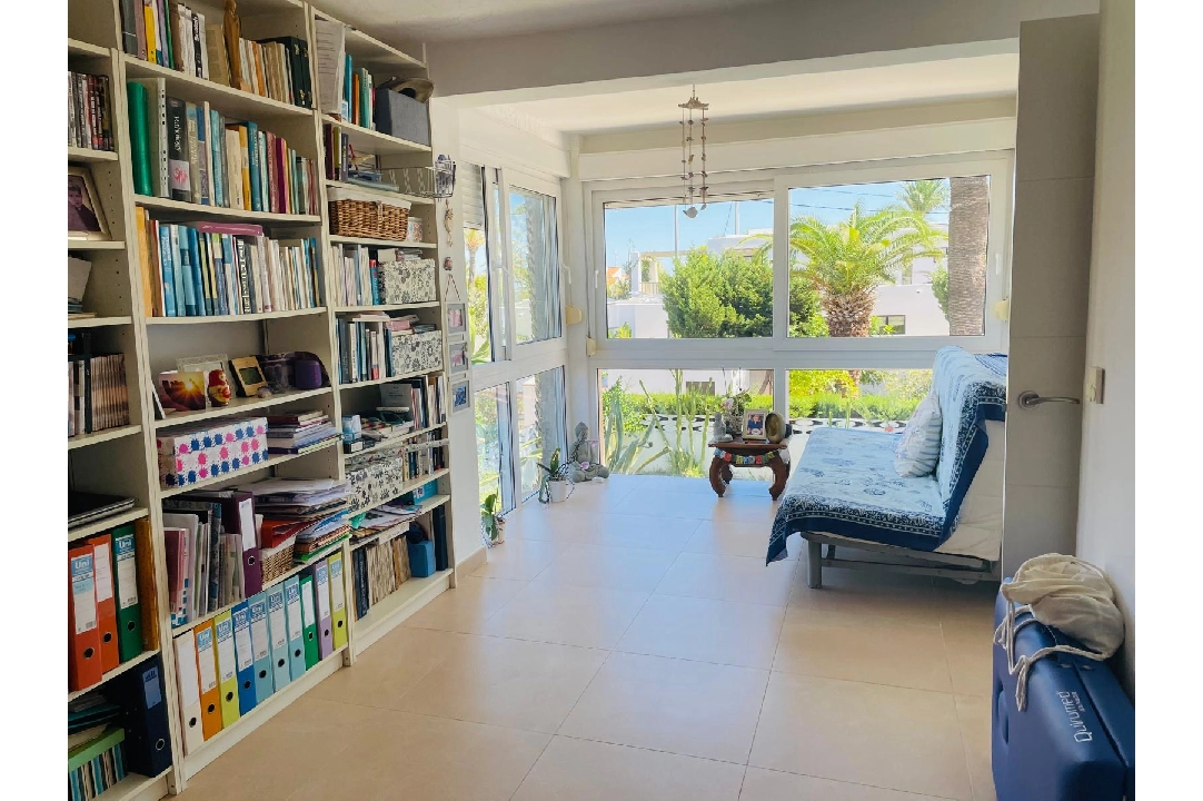 villa in Denia for sale, built area 133 m², year built 1970, air-condition, plot area 350 m², 3 bedroom, 2 bathroom, swimming-pool, ref.: UM-UV-0624-33