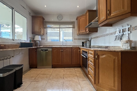 Villa in Gata de Gorgos(Monte Pedreguer) zur Ferienvermietung, Wohnfläche 180 m², Baujahr 2006, + Ofen, Klimaanlage, Grundstück 600 m², 3 Schlafzimmer, 3 Badezimmer, Pool, ref.: T-0624-25