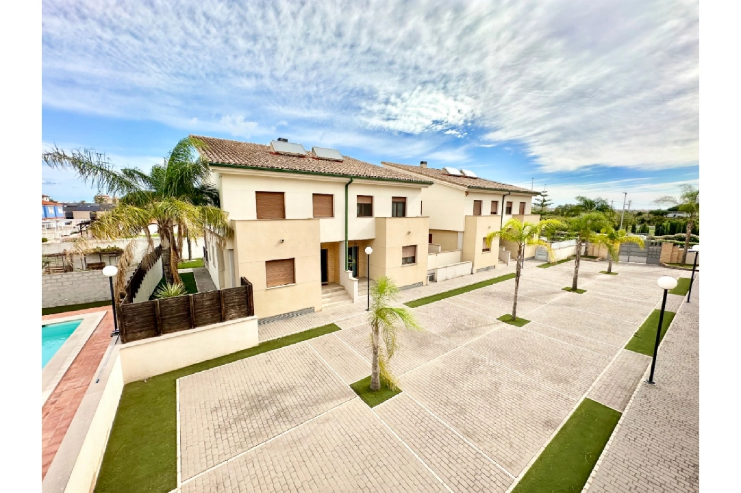 terraced house in Gandia for sale, built area 310 m², year built 2008, + KLIMA, air-condition, 4 bedroom, 3 bathroom, swimming-pool, ref.: O-V92614-21