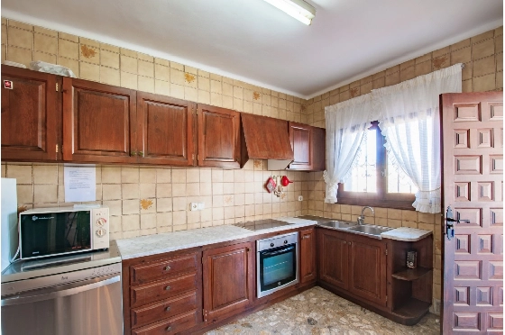 Villa in Benissa(La Fustera) zu verkaufen, Wohnfläche 312 m², Baujahr 1978, Klimaanlage, Grundstück 2669 m², 6 Schlafzimmer, 2 Badezimmer, Pool, ref.: AM-12452DA-38