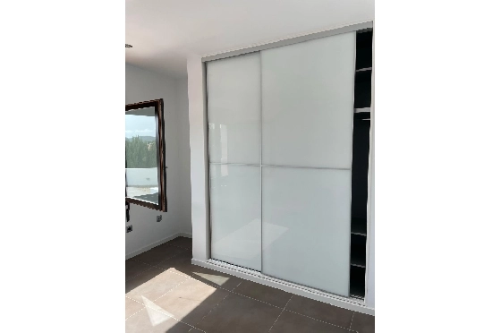 Villa in Moraira zu verkaufen, Wohnfläche 283 m², Baujahr 2023, Klimaanlage, Grundstück 897 m², 3 Schlafzimmer, 3 Badezimmer, Pool, ref.: AM-12030DA-21