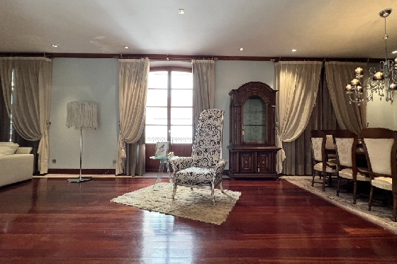 Stadthaus in Pego(Innenstadt) zu verkaufen, Wohnfläche 690 m², Baujahr 1930, Zustand gepflegt, + Zentralheizung, Klimaanlage, Grundstück 305 m², 6 Schlafzimmer, 5 Badezimmer, ref.: AS-1325-18