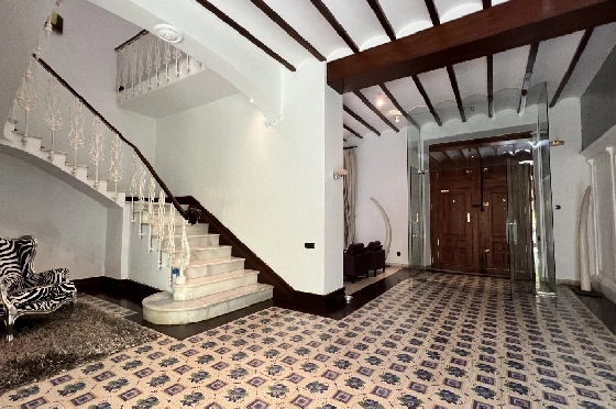 Stadthaus in Pego(Innenstadt) zu verkaufen, Wohnfläche 690 m², Baujahr 1930, Zustand gepflegt, + Zentralheizung, Klimaanlage, Grundstück 305 m², 6 Schlafzimmer, 5 Badezimmer, ref.: AS-1325-5