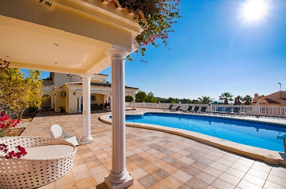 Villa in Moraira zu verkaufen, Wohnfläche 466 m², Baujahr 2005, Klimaanlage, Grundstück 2040 m², 5 Schlafzimmer, 5 Badezimmer, Pool, ref.: AM-12515DR-17
