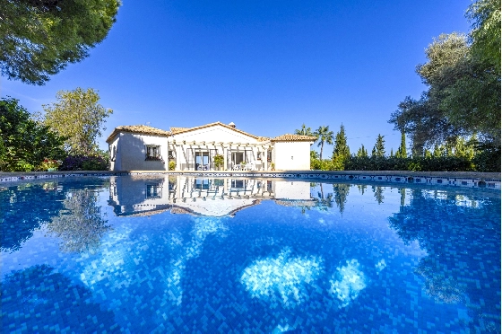 Villa in Denia zu verkaufen, Wohnfläche 267 m², Baujahr 1993, Zustand gepflegt, + Zentralheizung, Grundstück 1085 m², 4 Schlafzimmer, 3 Badezimmer, Pool, ref.: BC-7785-4