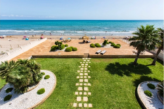 Villa in Denia zu verkaufen, Wohnfläche 266 m², Klimaanlage, Grundstück 1254 m², 5 Schlafzimmer, 3 Badezimmer, Pool, ref.: VI-CHA2550-49