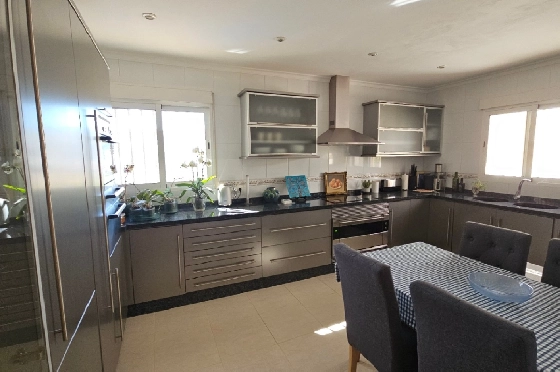 Villa in Pego zu verkaufen, Wohnfläche 312 m², Baujahr 2005, Klimaanlage, Grundstück 1027 m², 5 Schlafzimmer, 5 Badezimmer, Pool, ref.: O-V98114-17