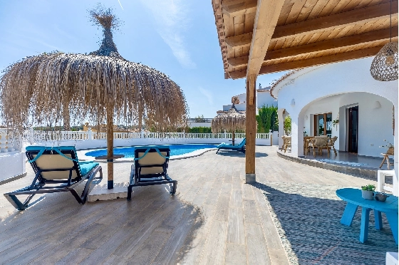 Villa in Moraira zu verkaufen, Wohnfläche 290 m², Baujahr 2003, + Ofen, Klimaanlage, Grundstück 847 m², 3 Schlafzimmer, 3 Badezimmer, Pool, ref.: AM-12692DR-27